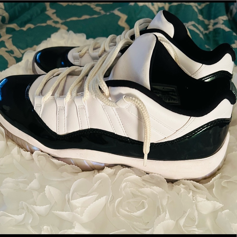Air Jordan Retro 11 Low “Emerald”